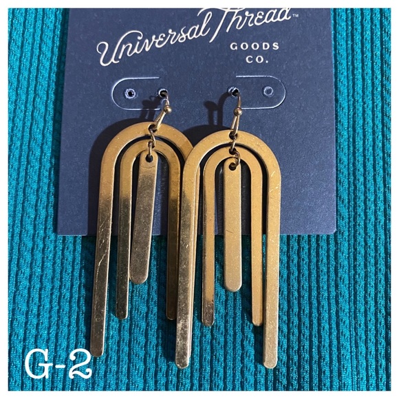 1/$8 Universal Thread Earrings Bracelet Hair Clip Necklace Rings Accessories NWT - Picture 8 of 16